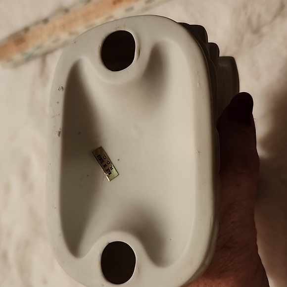 VINTAGE PORCELINE CHRISTMAS FIGURINE. - Picture 8 of 8